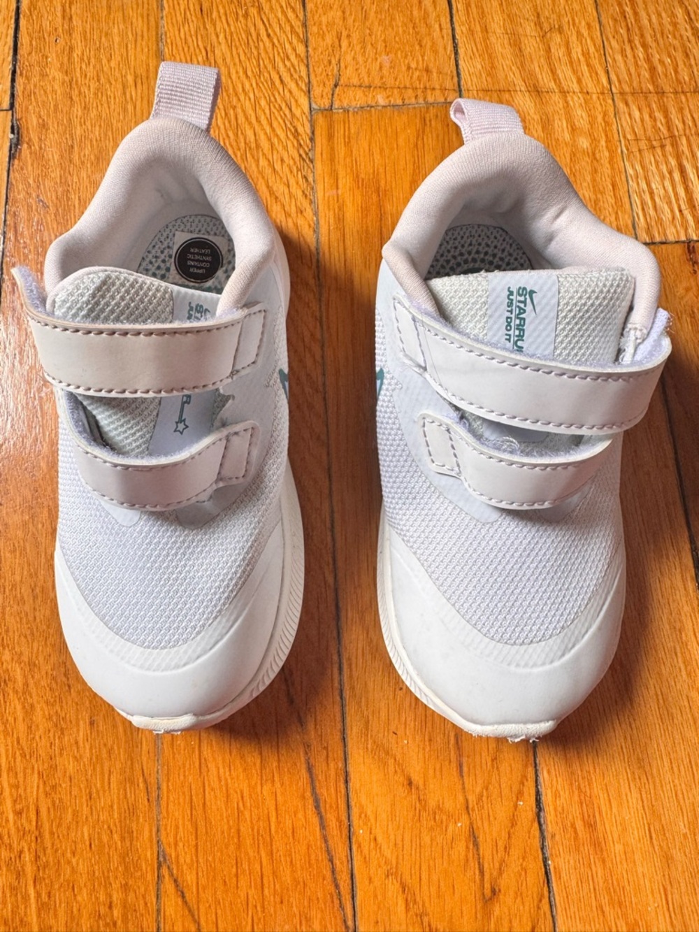 Nike Kids Velcro Athletic Sneakers in Light Gray